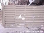 Забор жалюзи из евроштакетника RAL 7044 фото